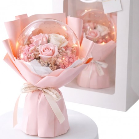 Bukiet zapachowych kwiatów mydlanych w torebce na prezent